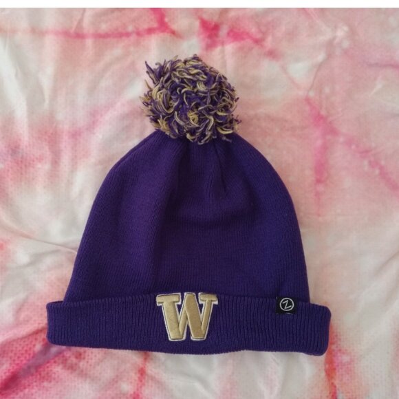 University of Washington Huskies Gold W UDub Purple Adult Pom Beanie Zephyr ZHat - Picture 1 of 3